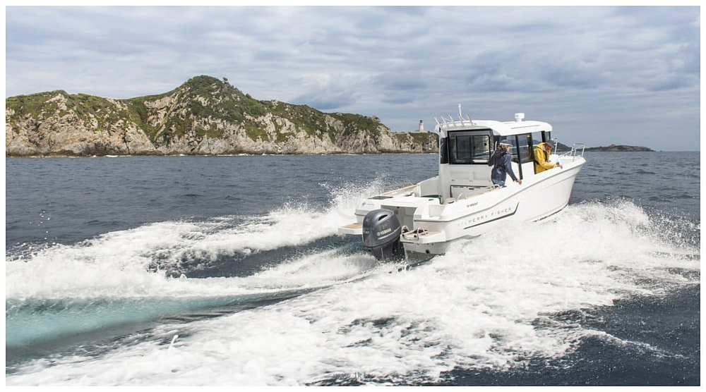 Комплект Алюминиевая лодка (катер) Mikatsu (Микатсу) 570 (Z43) Premium + мотор Yamaha F115BETL