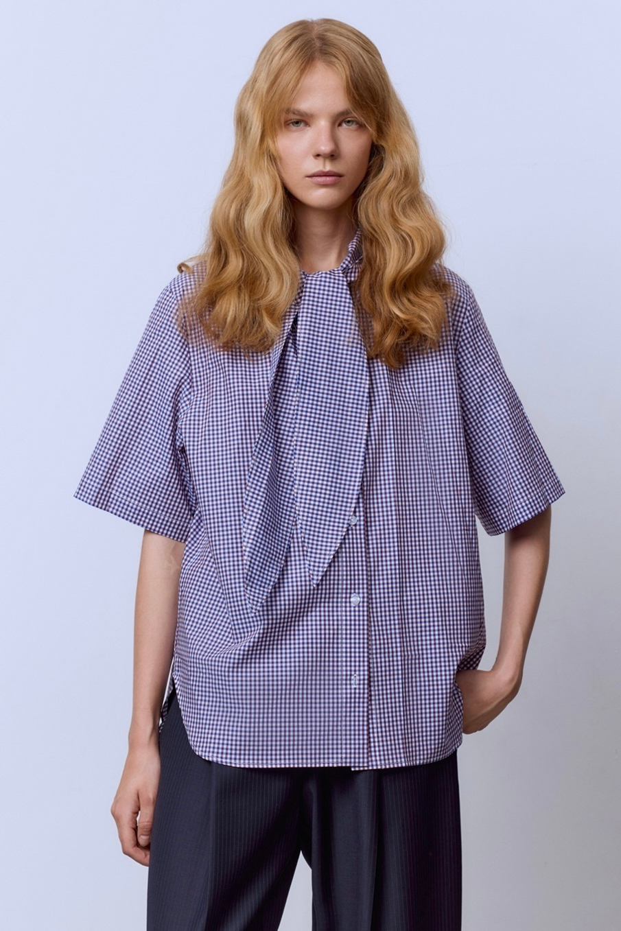 Рубашка виши с бантом и коротким рукавом