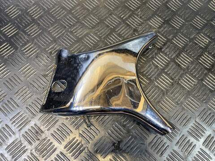 Крышка рамы правая Suzuki Intruder VS750 VR51A