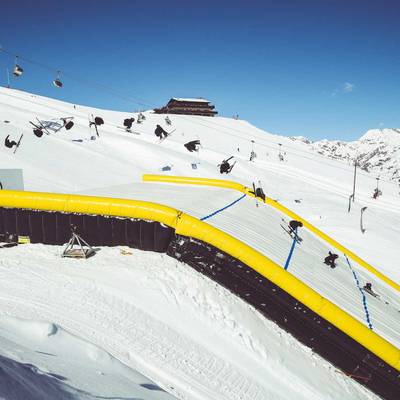 Надувная подушка «RedLine» для фристайла и экстрим-прыжков 30×11×4,5 м