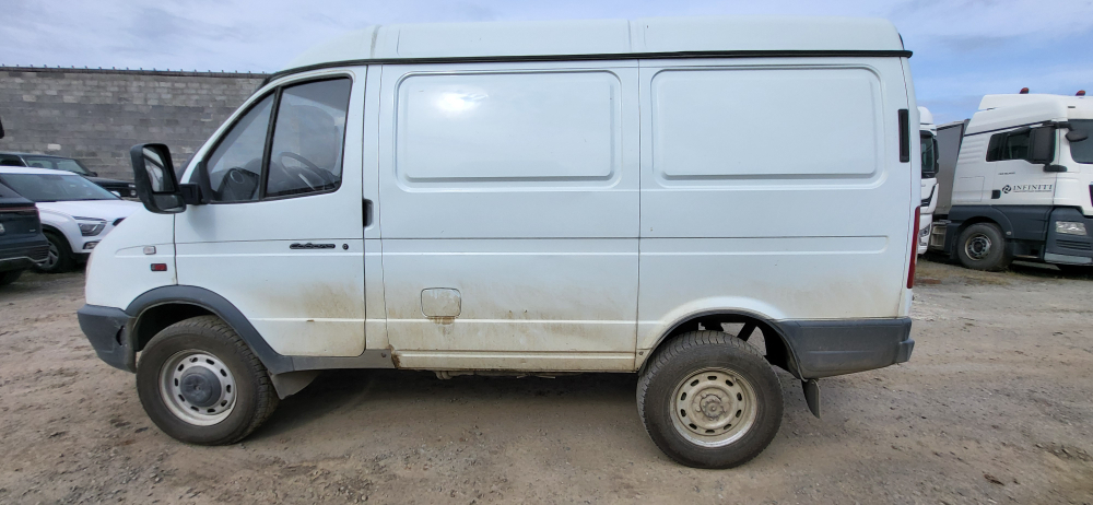 GAZ SOBOL Цельнометаллический 27527 (Бензиновый, 2,7 л, 107 л.с, 4WD)