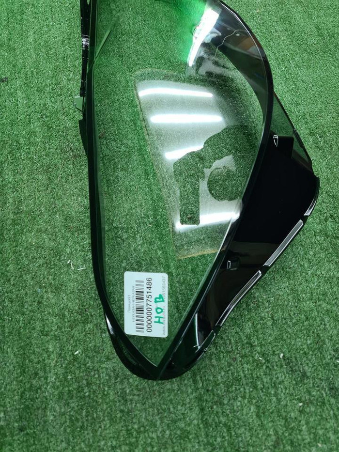 Стекло фары правое BMW X5 G05 (2018-2023)