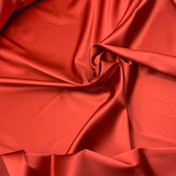 Атлас-стрейч красный