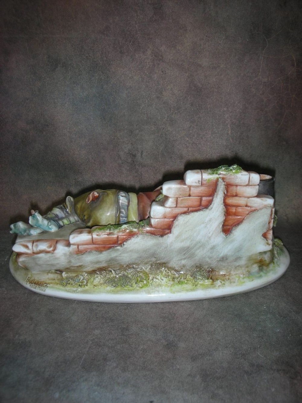 Статуэтка. Фарфор. Безмятежный сон. Capodimonte. Италия