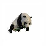 Панда с бамбуком