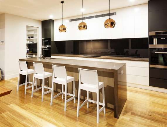 Полубарный стул Maya белый