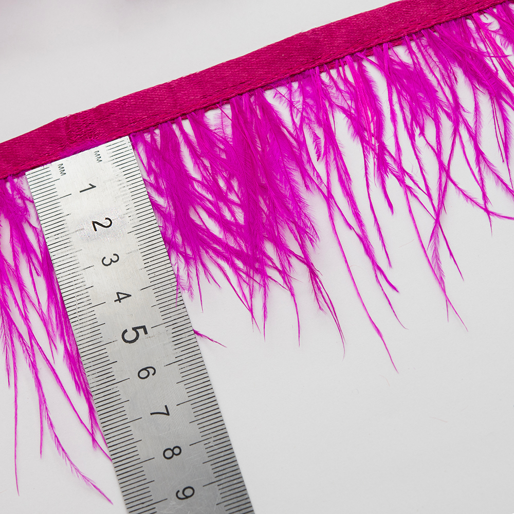 Страусиные перья на ленте, оттенок "Фуксия"
