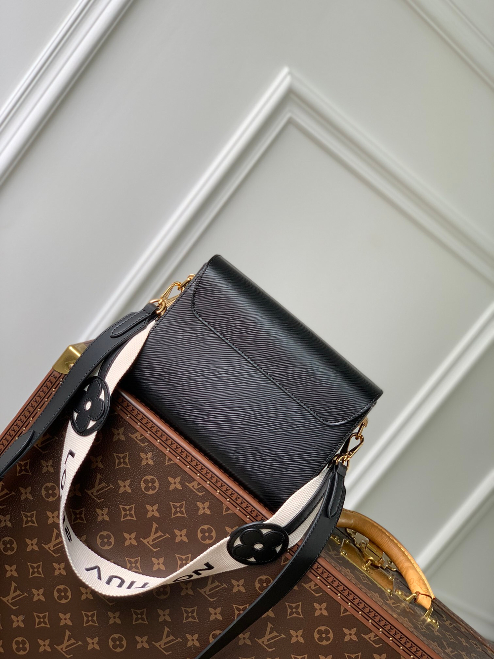 Louis Vuitton Twist MM