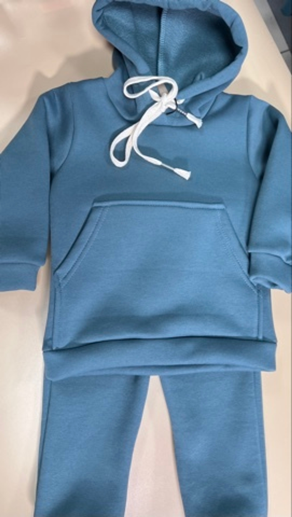 Костюм теплый на футере с капюшоном для мальчика