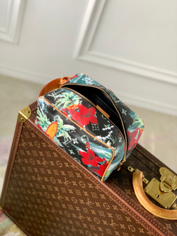 Louis Vuitton Locker Dopp Kit