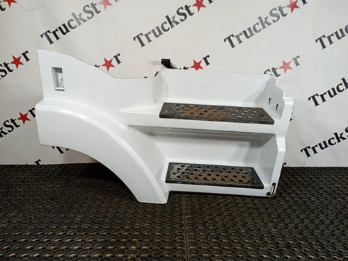 Корпус подножек правый