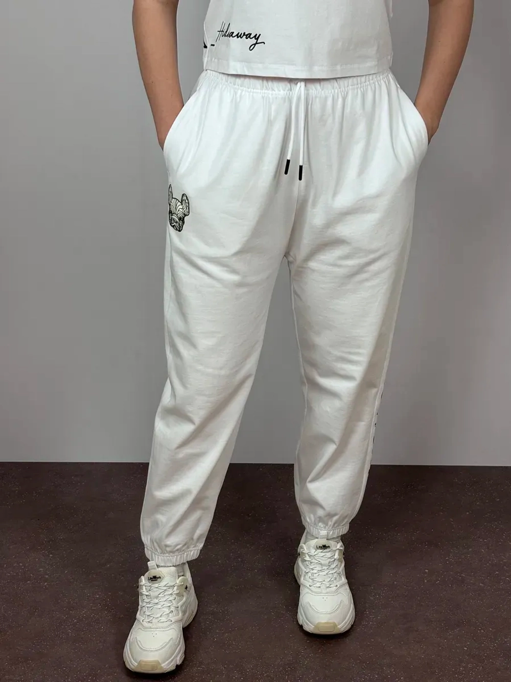 Брюки джоггеры свободного кроя с высокой посадкой