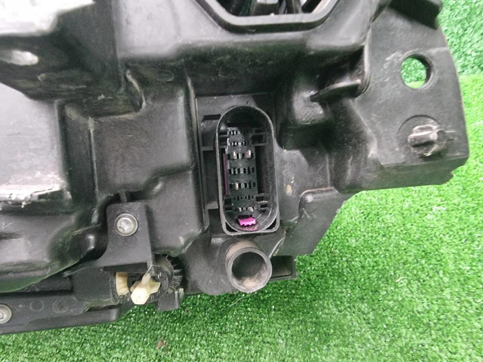 Фара правая Volvo V90 2 (2020-н.в.) LED