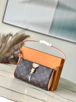 Louis Vuitton Pochette Tirette