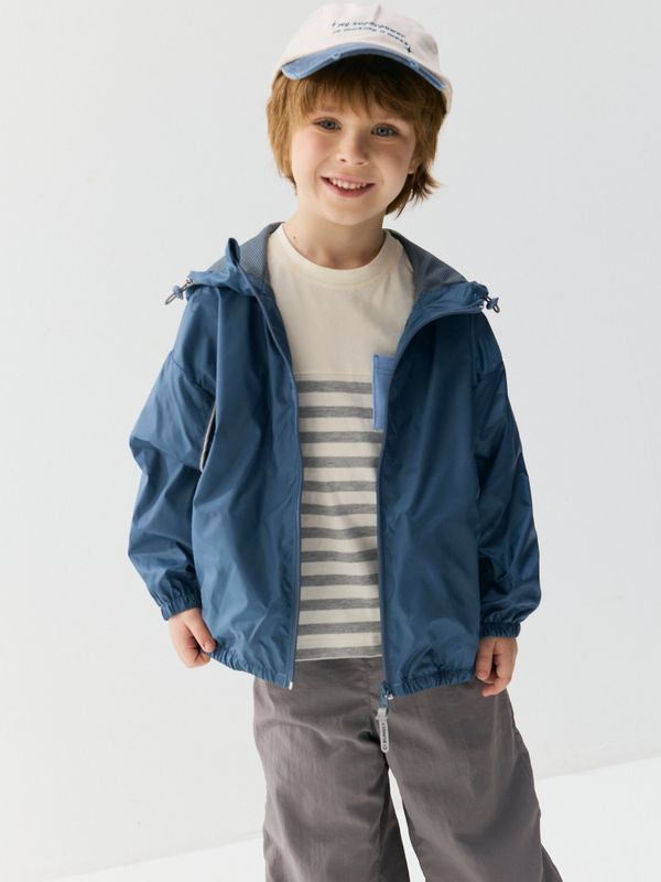 Ветровка на сетчатой подкладке 