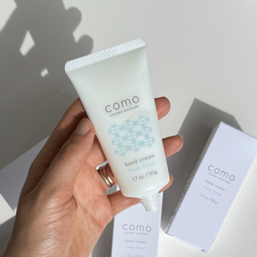 Увлажняющий шелковый крем для рук COMOACE Cocoon Moisture Hand Cream