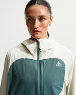 Nike ACG «Five Towers» Женская куртка с защитой от ультрафиолета - NIKE