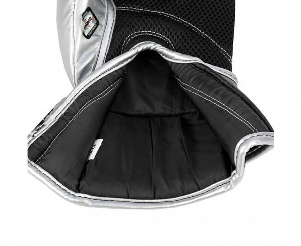 Перчатки боксерские Clinch Aero 2.0 черно-серебристые C136