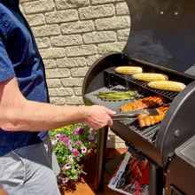 Пеллетный гриль-коптильня Broil King Pellet Crown 400, чёрный