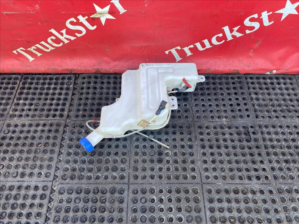 Бачок омывателя лобового стекла 2020г