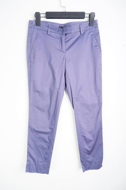 Брюки Sisley яркого цвета, маркировка 38, визуально на 44 размер