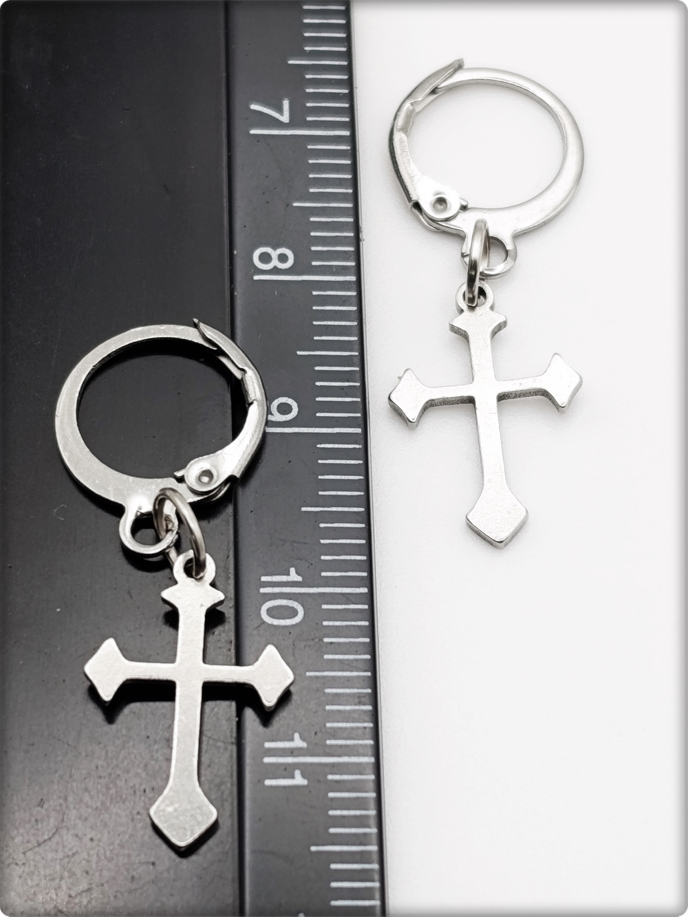 Серьги кольца "Крестики" стальные для пирсинга ушей.