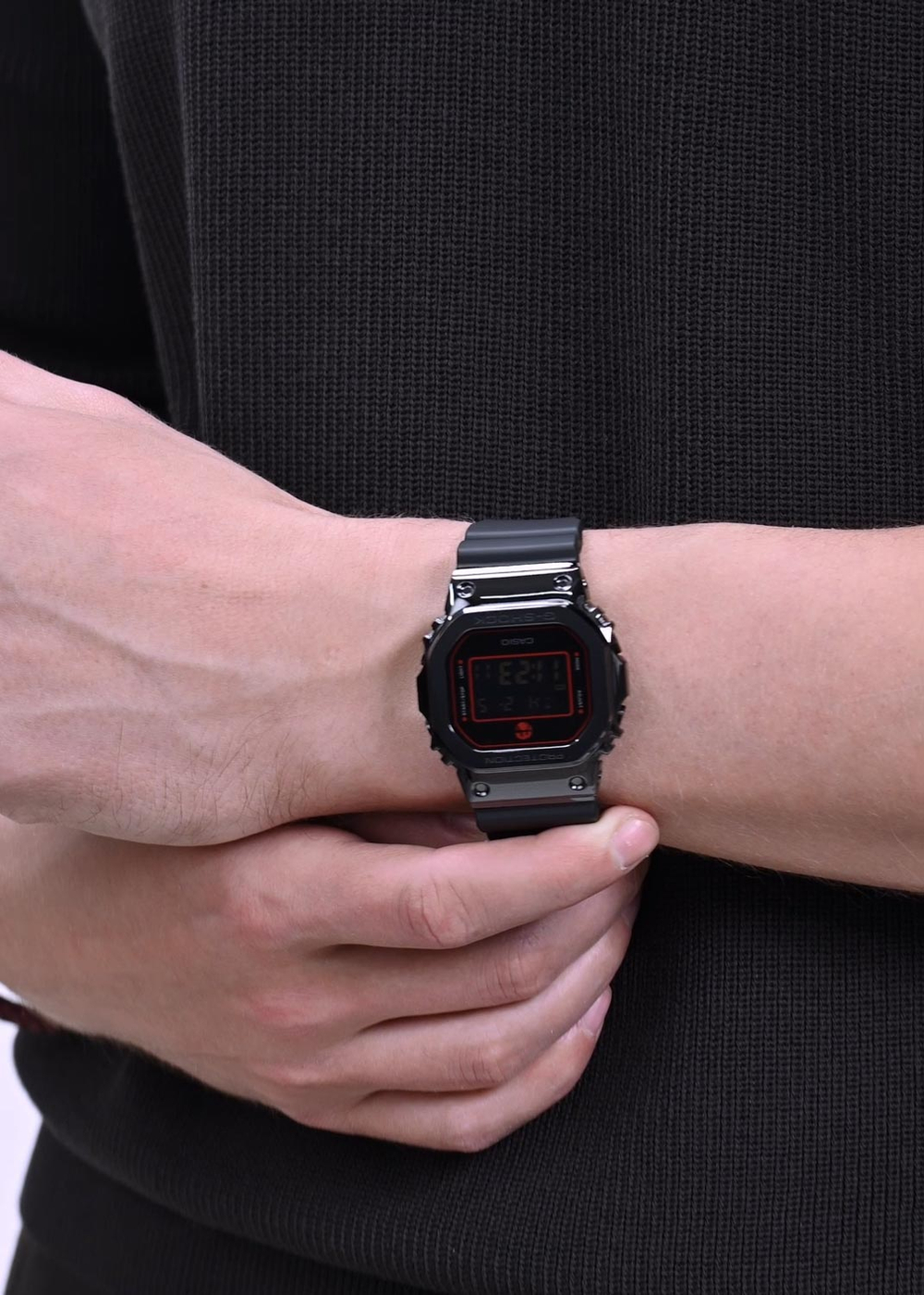 Часы Casio GM-5600RH-1