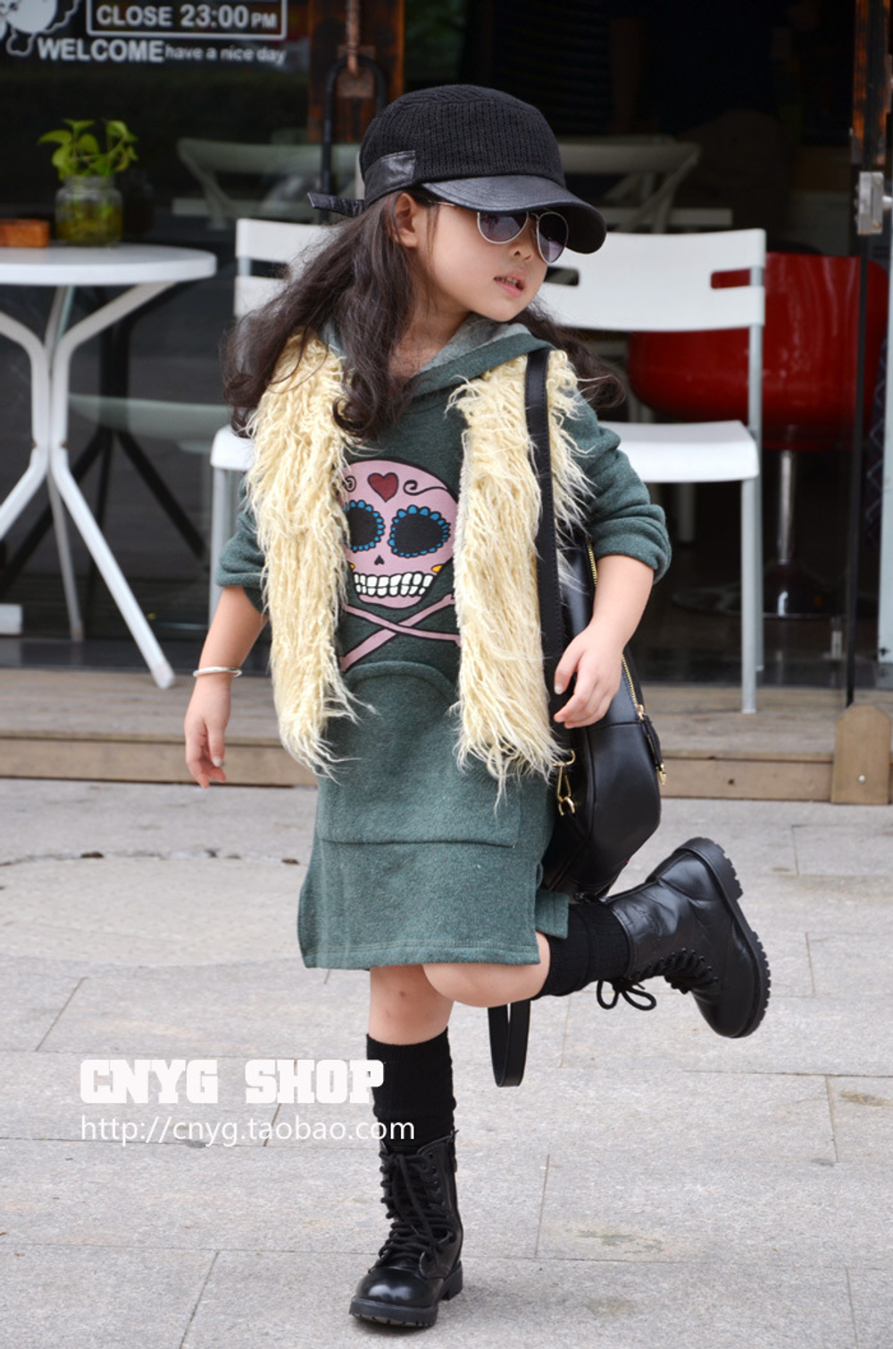 Худи-платье с карманом кенгуру и принтом черепа