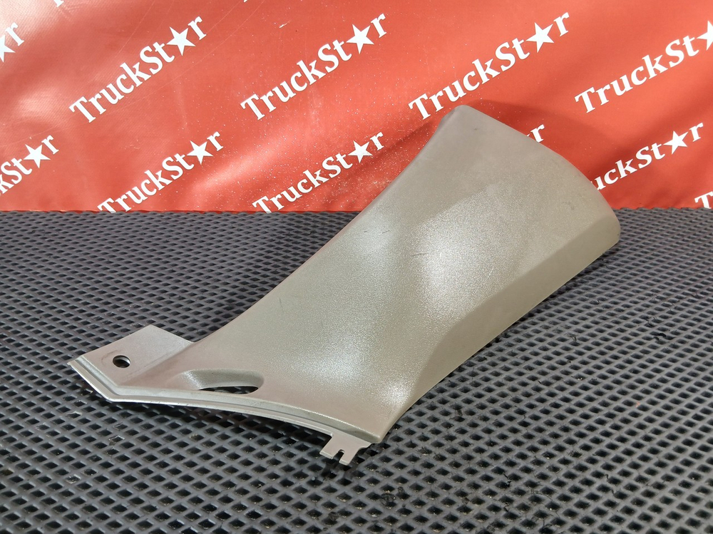 Накладка торпедо правая