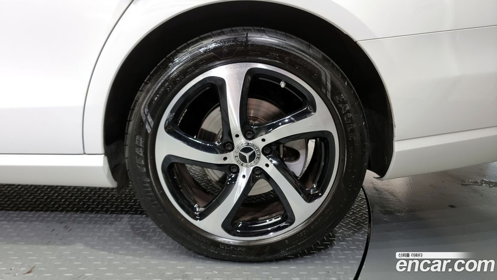 Mercedes-Benz E-Class W213 E250 Avangarde (01.2021)