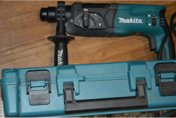 Перфоратор Makita HR2470