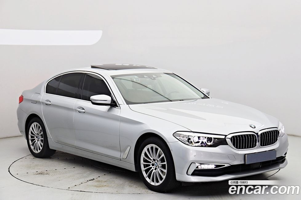 BMW 5 Series (G30) 520i Luxury (11.2019)