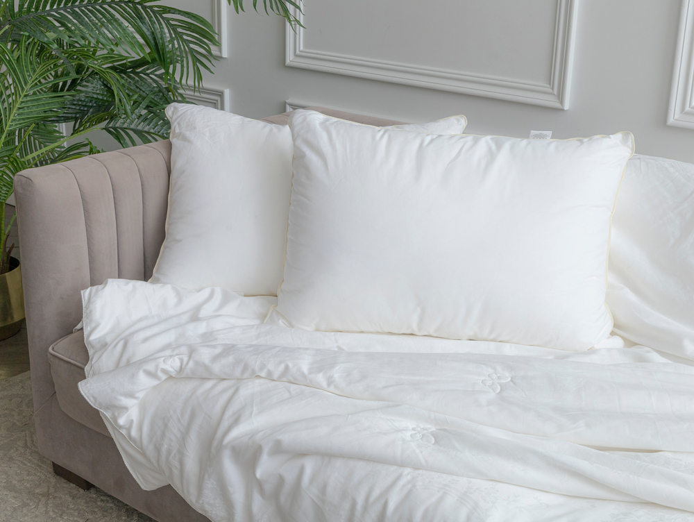 Подушка шелковая мягкая 50x70 Luxe Dream Liberty Silk LC1001