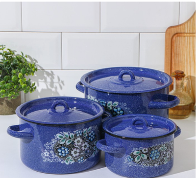 Набор эмалированных кастрюль «Голубика», 3 предмета: 1,5 л, 2,9 л, 4,5 л, цвет синий