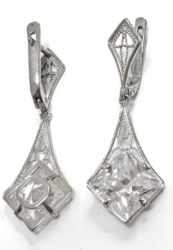 Ювелирные серьги из серебра с фианитами