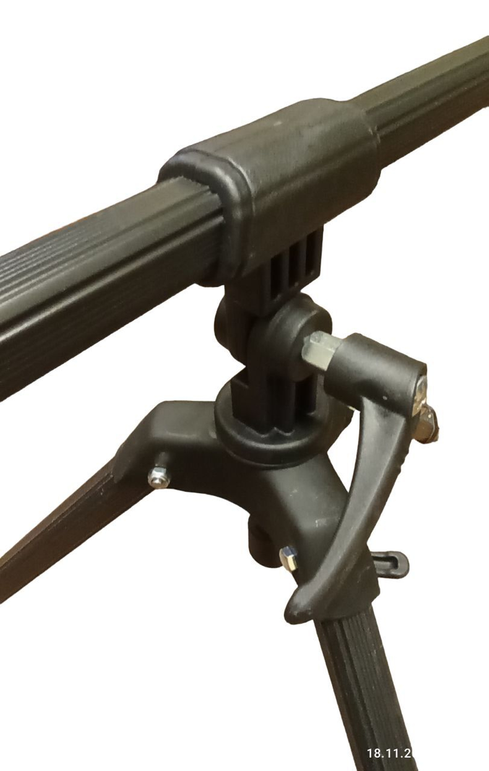 Под для рыбалки ,род-под для удилищ, держатель для удочек, подставка-тренога для 3 удилищ. "Ушки" на резьбе.