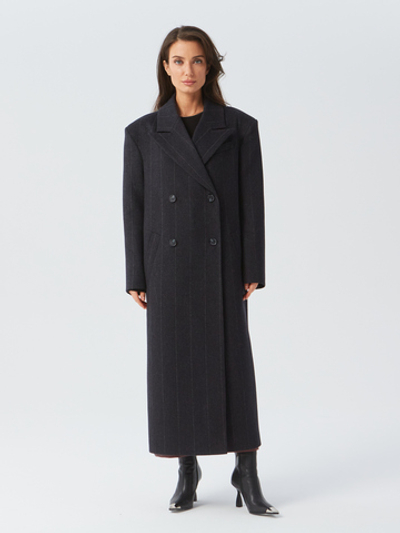 Пальто удлиненное с широкой линией плеча