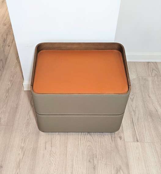 Тумба прикроватная Fidelio, бежевая экокожа, шпон ореха