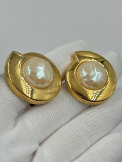 Клипсы с «жемчугом» Givenchy