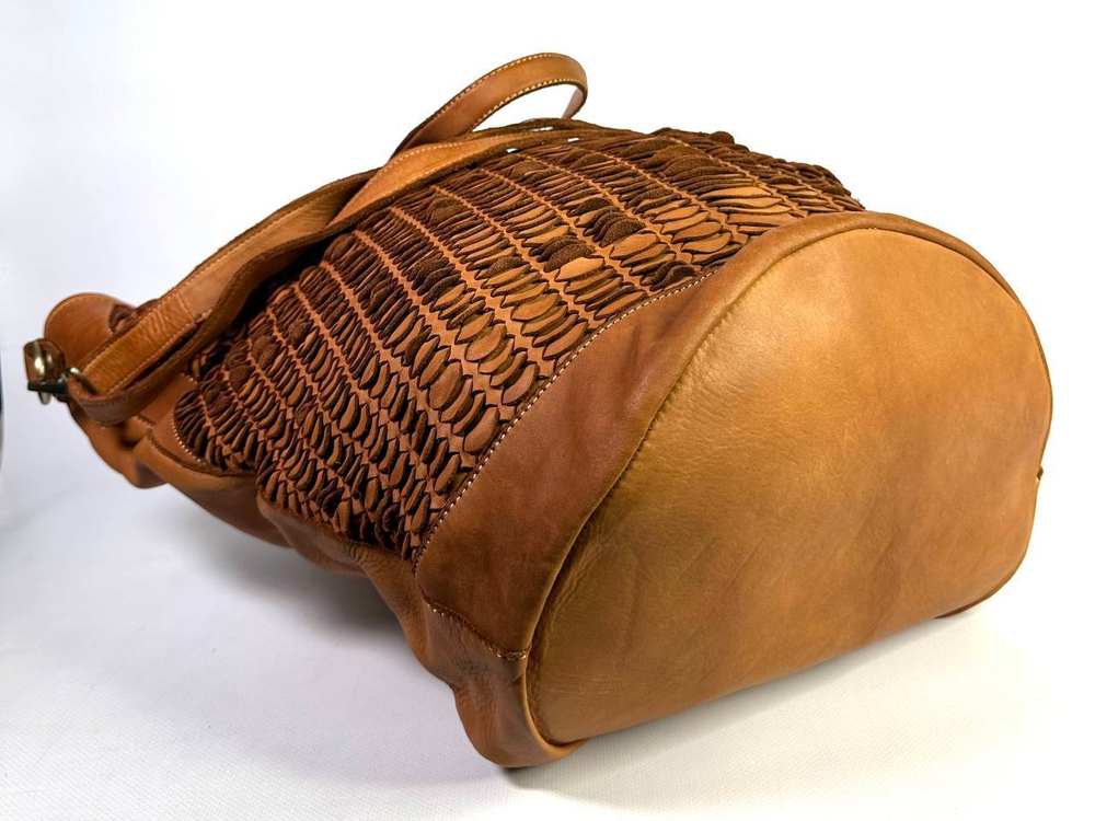 Женская большая плетеная сумка цвета whisky