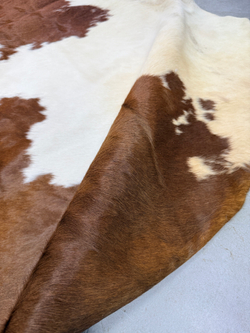 Коровья шкура на пол натуральная. 200 х 190 см