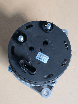 Генератор КАМАЗ дв.740 ЕВРО-3, 4 (8-ручьевой шкив) 28В 120А ELTRA