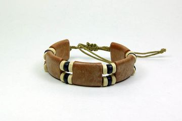 Фенечка - 1 (пластик/коричневая)