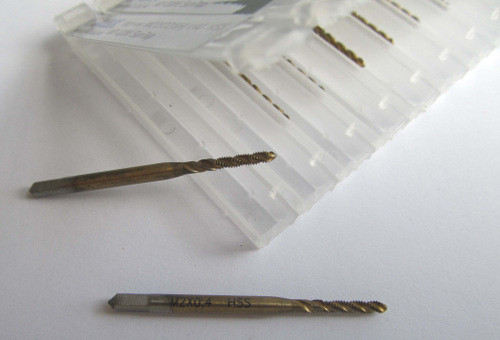 Метчик M2 ISO2(6H) V40 DIN371-C HSS TiN SunTap MT-020V