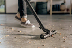 Строительный пылесос Karcher WD 2 Plus V-12/6/18/C 1000Вт (уборка: сухая/влажная) желтый(1.628-015.0)
