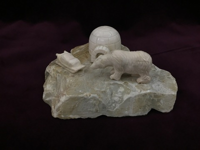 "Медведь-полярник", миниатюра, из кости