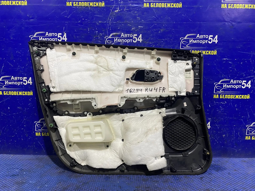 Обшивка двери Honda VEZEL 2013-2018