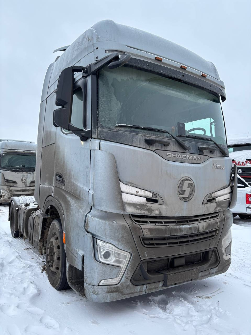 Shacman (Shaanxi) SX* 4x2 Седельный тягач SX4188YY381 (Дизельный, 12,5 л, 480 л.с., АТ)