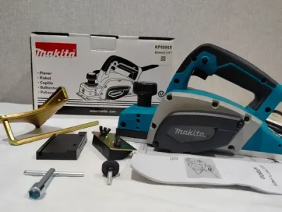 Электрорубанок Макита КР0800