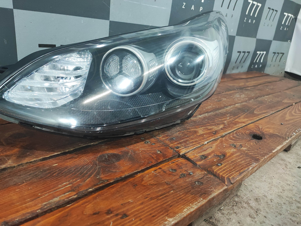 Фара левая галоген Kia Sportage 4 (QL) 16-18 Б/У Оригинал 92101F1010